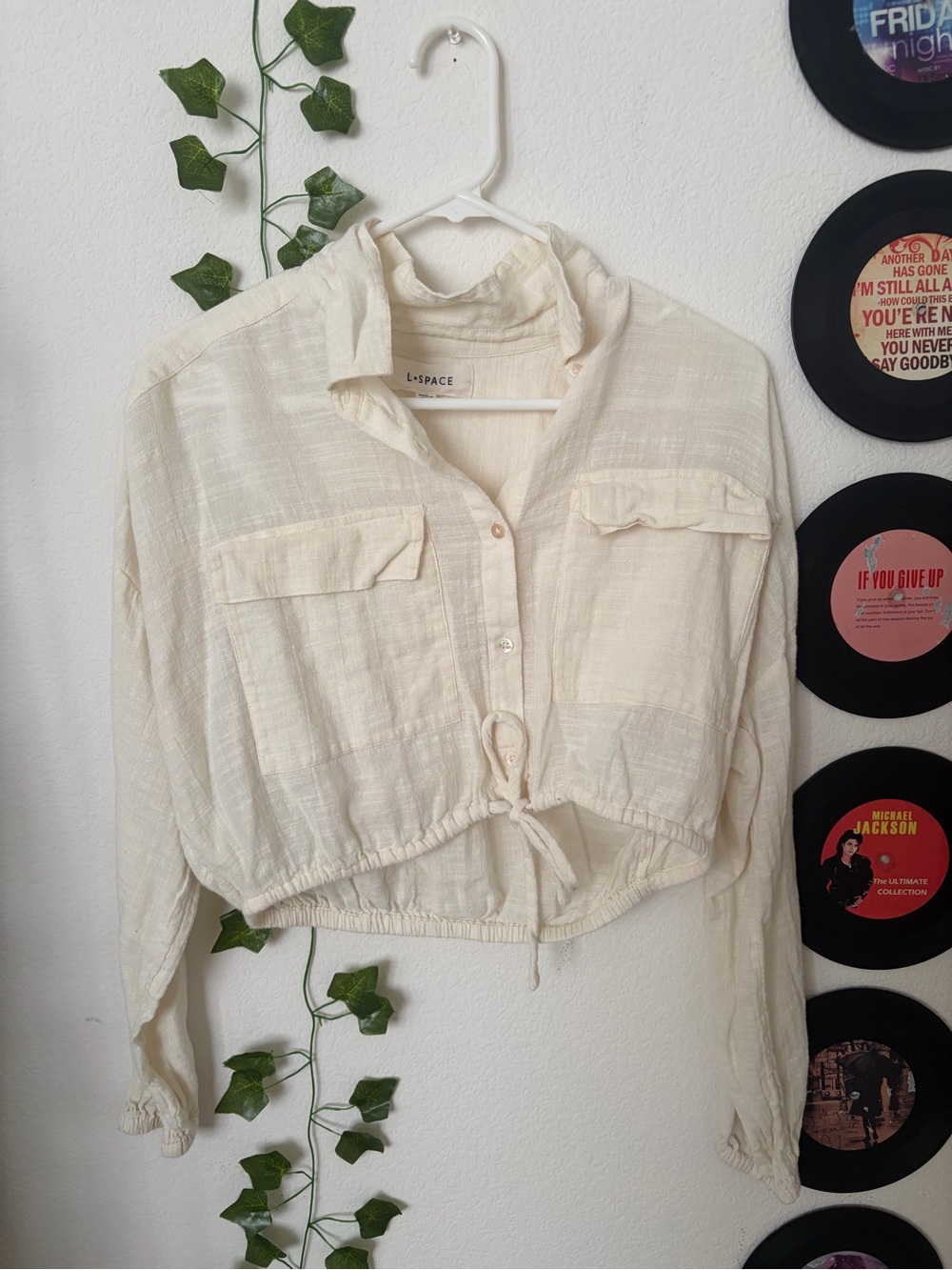 l*space Cream Tie-Hem Button-Down Crop Shirt